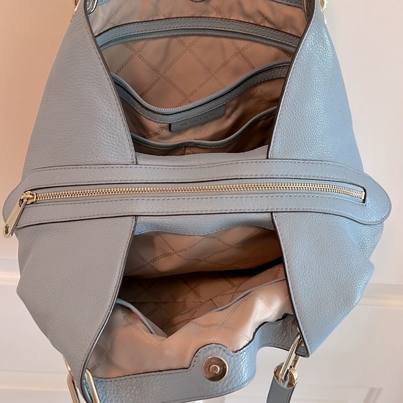 Micheal Kors Raven Large Pebbled Leather Shoulder Bag - Picture 11 of 16